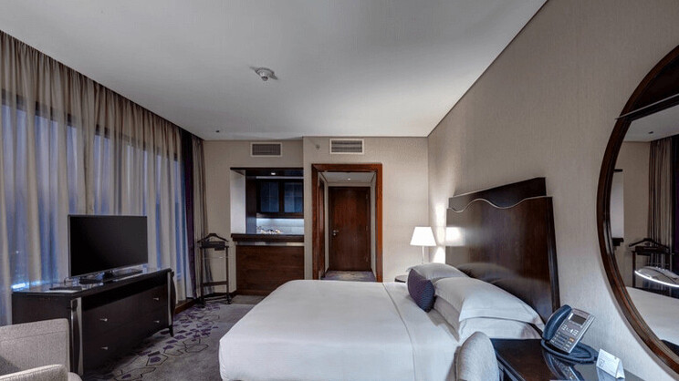 Spacious Room with Lounge Access 